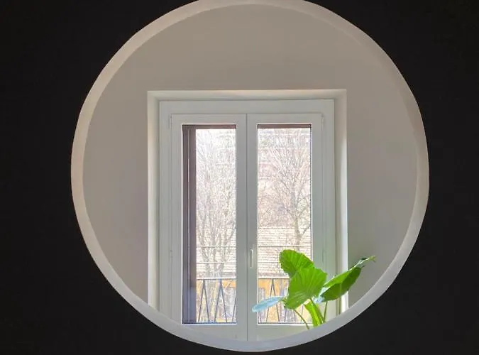 Apartamento Bilocale Di Design Con Vista In Crocetta Quadronno Milão