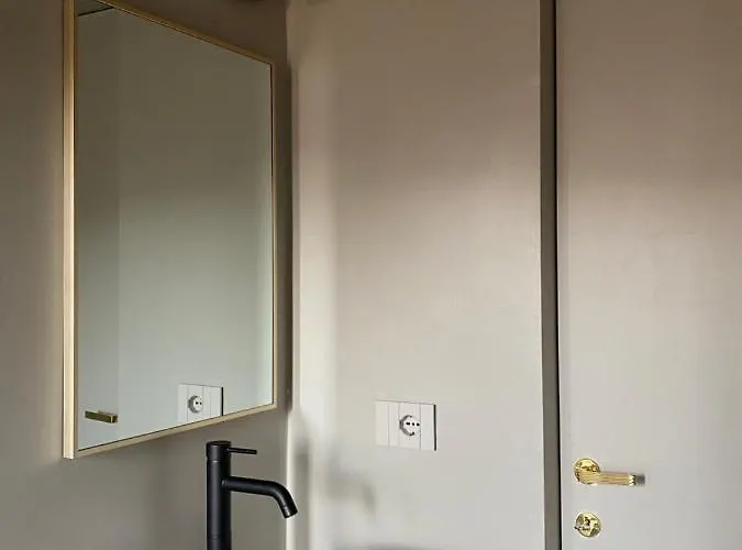Bilocale Di Design Con Vista In Crocetta Quadronno Apartamento