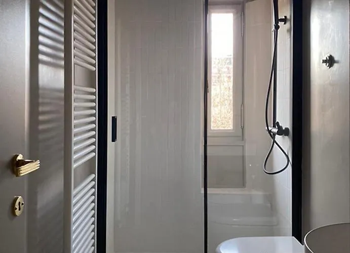 Bilocale Di Design Con Vista In Crocetta Quadronno * Milão