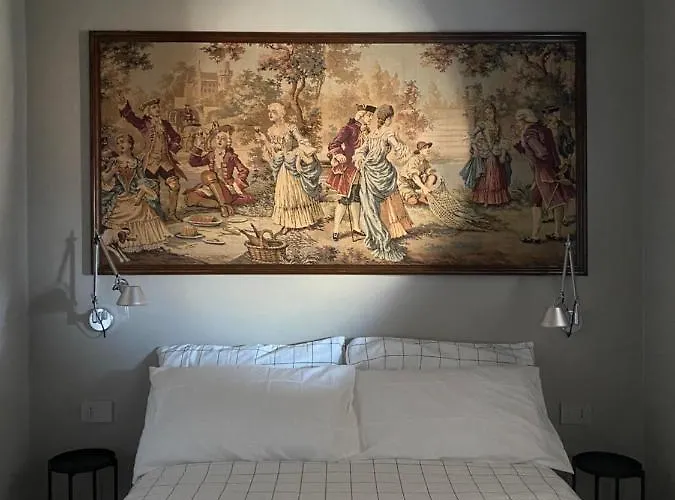 Apartamento Bilocale Di Design Con Vista In Crocetta Quadronno Milão