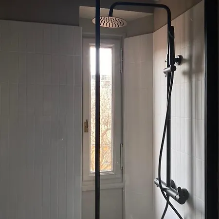 Bilocale Di Design Con Vista In Crocetta Quadronno * Milan