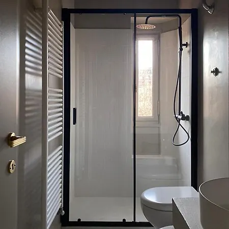 Bilocale Di Design Con Vista In Crocetta Quadronno * Milan