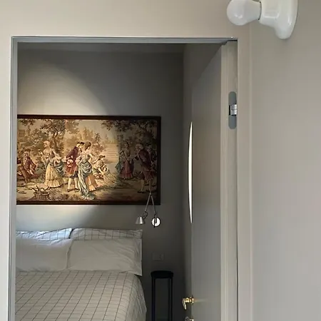 Bilocale Di Design Con Vista In Crocetta Quadronno Milan