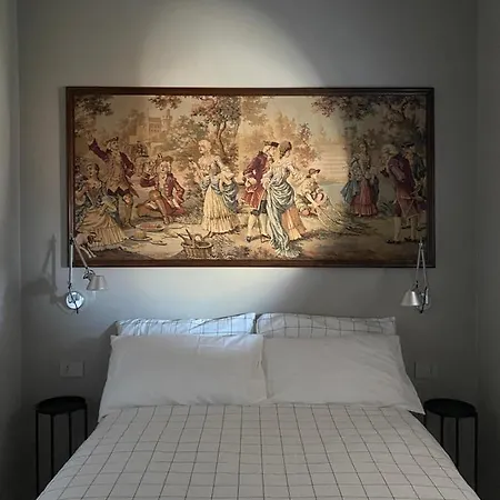 Apartment Bilocale Di Design Con Vista In Crocetta Quadronno Milan